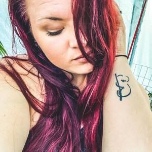 Meet your Posher, Hollie